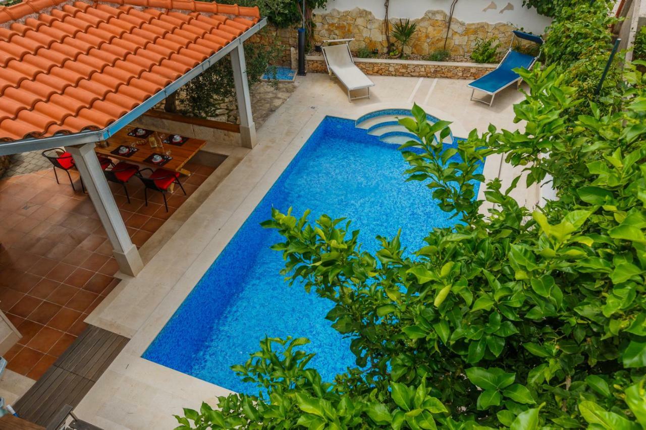 Apartments Natalia Supetar Exterior foto
